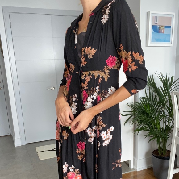 Floral Button-Up Dress - Picture 3 of 8